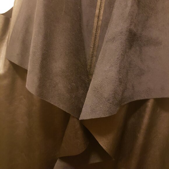 Mat Vest - NWT - Picture 5 of 15